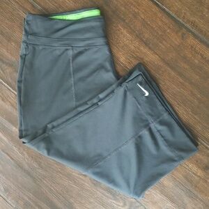 Nike Dri-Fit Gray Crop Pants/Leggings - Medium